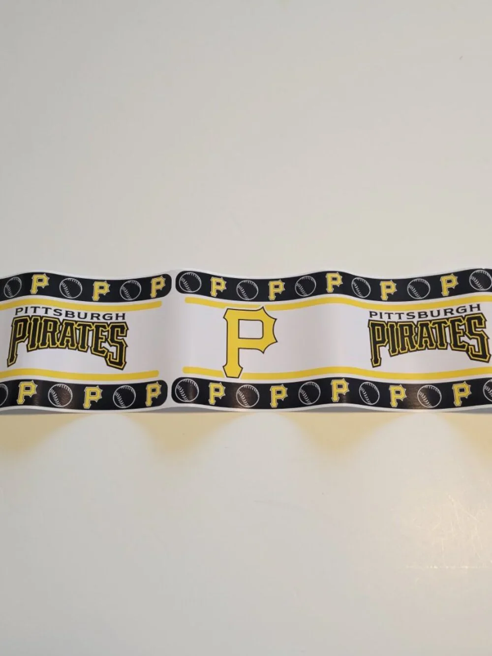 PITTSBURGH PIRATES MLB PEEL & STICK WALLPAPER BORDER. NEW